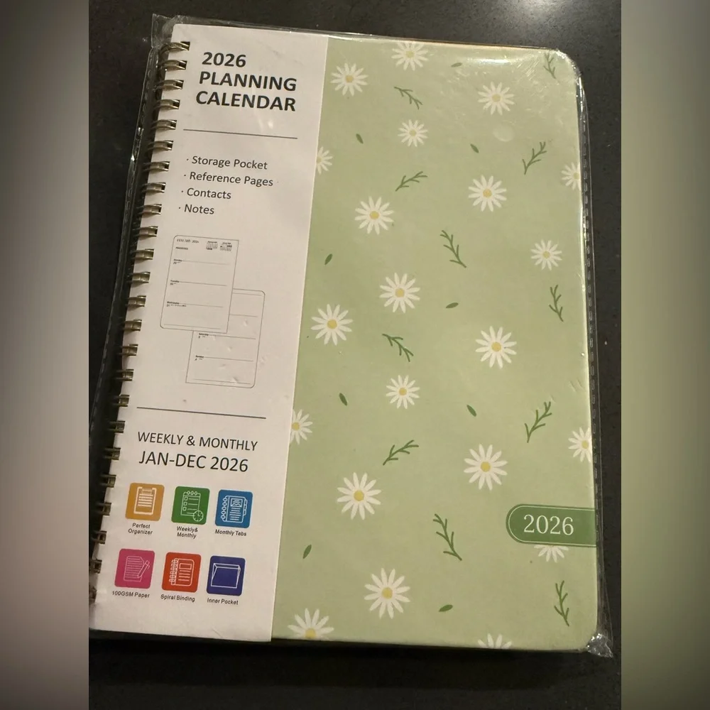 2026 Planner Calendar - Green Daisy Cover